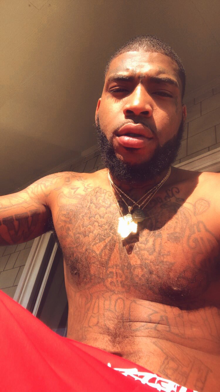 1 pic. Face or Dick You can only pick one ☝️😈 https://t.co/E6PNNObAHj