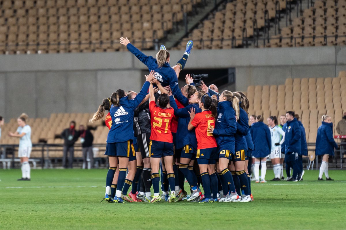 HikaVisual's tweet image. Fotos del partido entre @SeFutbolFem y @ScotlandNT 
🇪🇸 - 🏴󠁧󠁢󠁳󠁣󠁴󠁿
🏟️ @EstadioCartuja 
© AH Prods