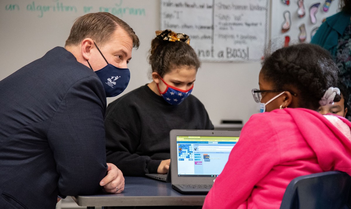SCPSchools's tweet photo. Dr. Taylor had a busy first day interacting with students and listening with teachers and administrators. Look for his first week in review photos Friday!

#SCPSForward @ThomasTaylorEdD https://t.co/sClz3YqB5A