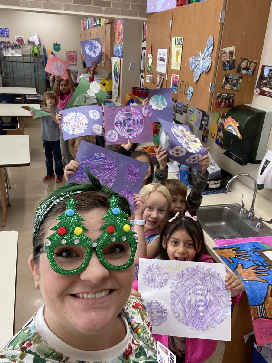 OREARTSTUDIO's tweet photo. You know what never gets old? Watching kids open up snowflakes after they learn to fold and cut them. Pure magic! @OakRidgeCISD @ConroeFineArts https://t.co/m9dkX56it0