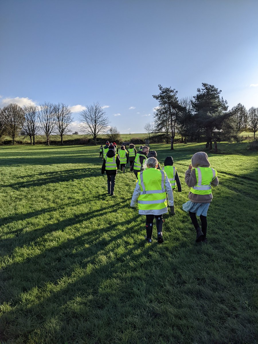 stokepark16's tweet photo. Super morning yesterday for year 5 planting trees as part of the #onetreeperchild initiative! Everyone felt very proud and we planted around 80 trees in an hour! https://t.co/TXf6hnfqXy