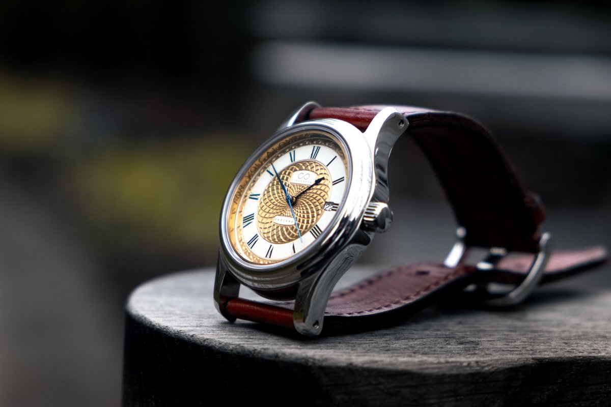 The Infinity watch showing the engraved inner gold ring where you can have any small personal message you would like engraved. #watches #watchenthusiast #watchcollector #watchbrand #luxurywatches #watchworld #haroldpinchbeck #menswatches #englishwatches #automaticwatches