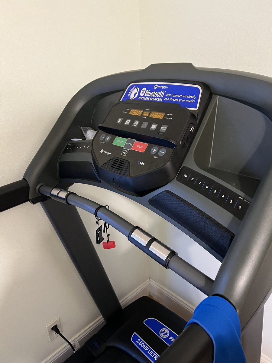 tablethirty9's tweet photo. Almost a full year with this baby. One of the best Christmas presents I ever got. Still use it daily. 🏃♂️#ilikerunning #treadmill https://t.co/JtFMlphH3v