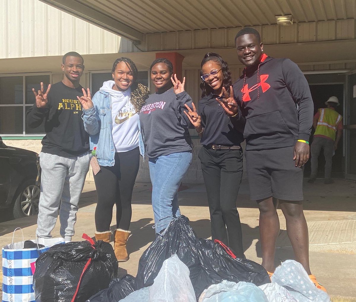 Thanks to all that came out to our 2nd Annual Clothing Drive 🧥👕!! Special thanks to all those who donated and the other orgs who helped out! Lastly, we would like to thank YWCA Houston for allowing us to donate to their great cause! 🥳🤩 🦷