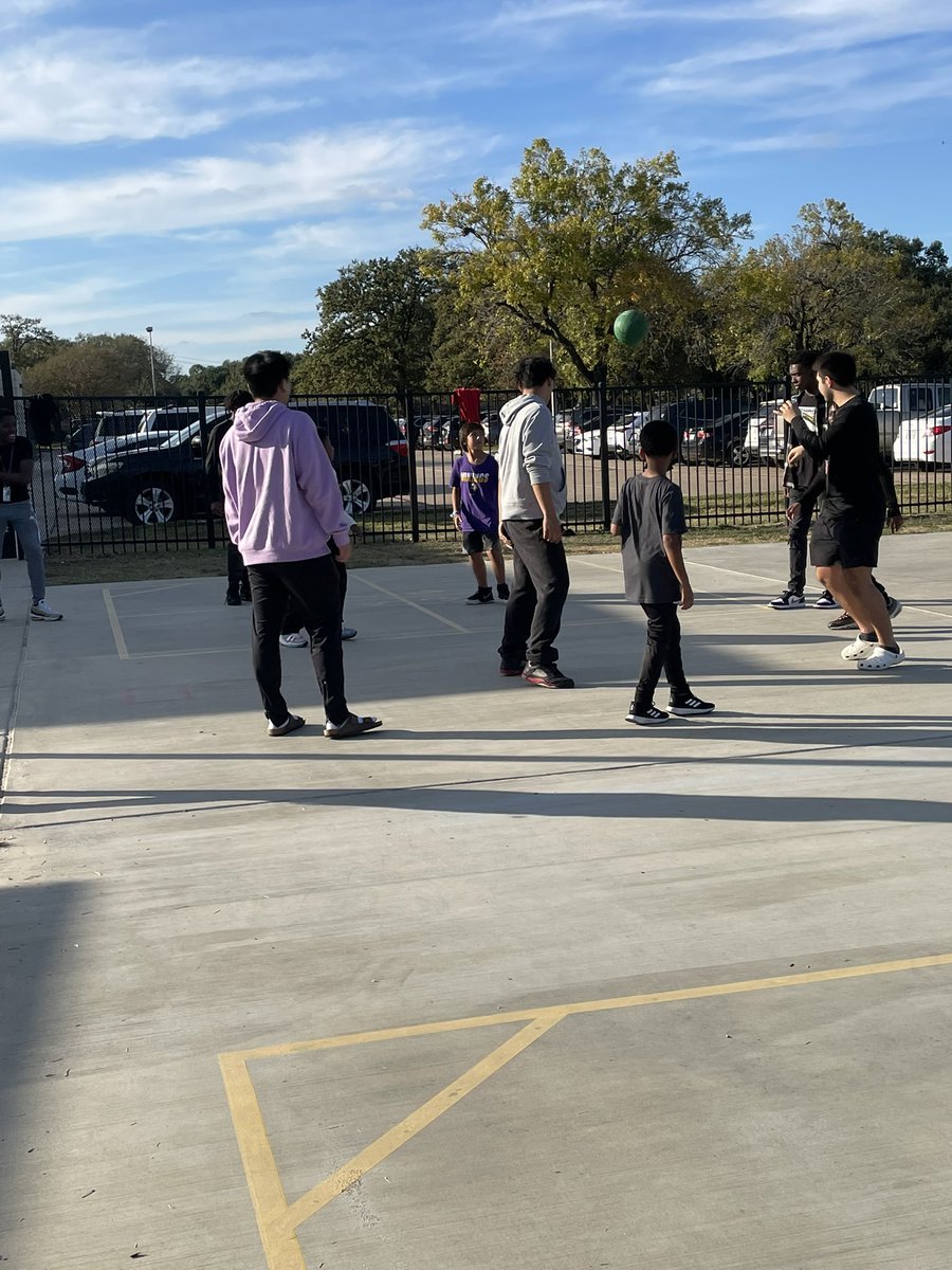 HoopsJV's tweet photo. POST WORK!!! @HoopsJv partnering with @CFISDPost with a special emphasis on Grades, Behavior, and Teamwork #CulturalDevelopment https://t.co/2S7gF2q2ca
