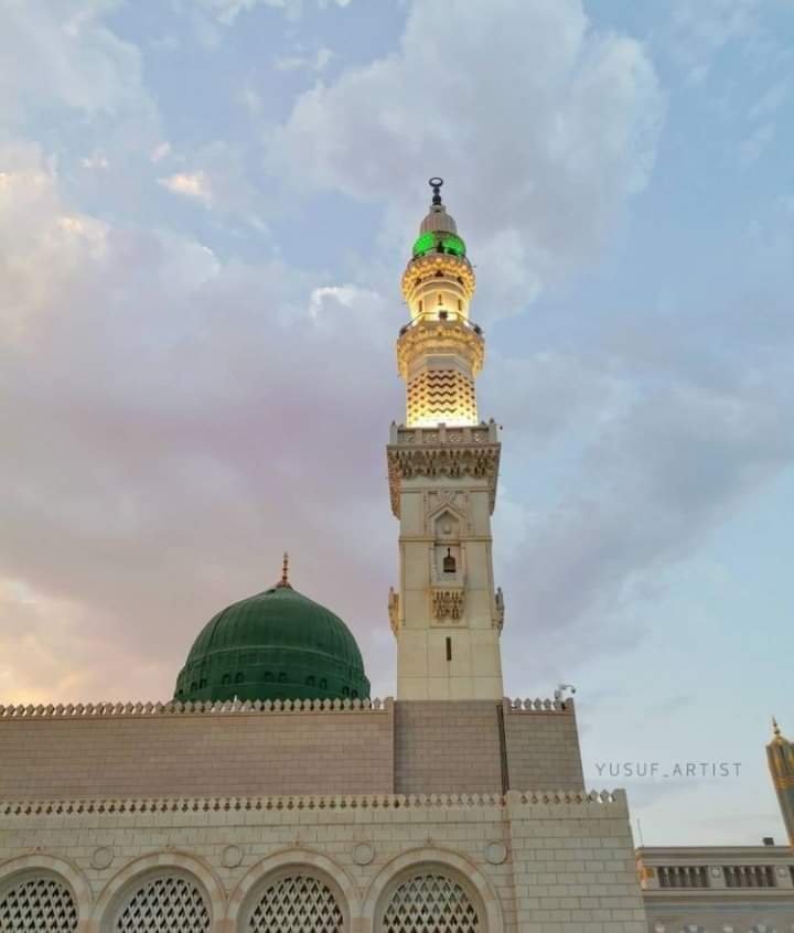 @9mcqrTlztwYCkV0 يا خير من صعِدَ المنابر واعْتلى 
والزَّيغُ بعد مقالَةٍ منه انجلى

لمّا ذكرتُك أينعت يا سيدي 
بيداء شِعري بعدما كانت فلا

⁦صلى⁩ ⁦عليك⁩ ⁦الله⁩ ماداعٍ دعى
أو رام حفظًا من حديثٍ أو تَلى

اللّهُمّ صلِّ على مُحَمّدٍ وعلى آله