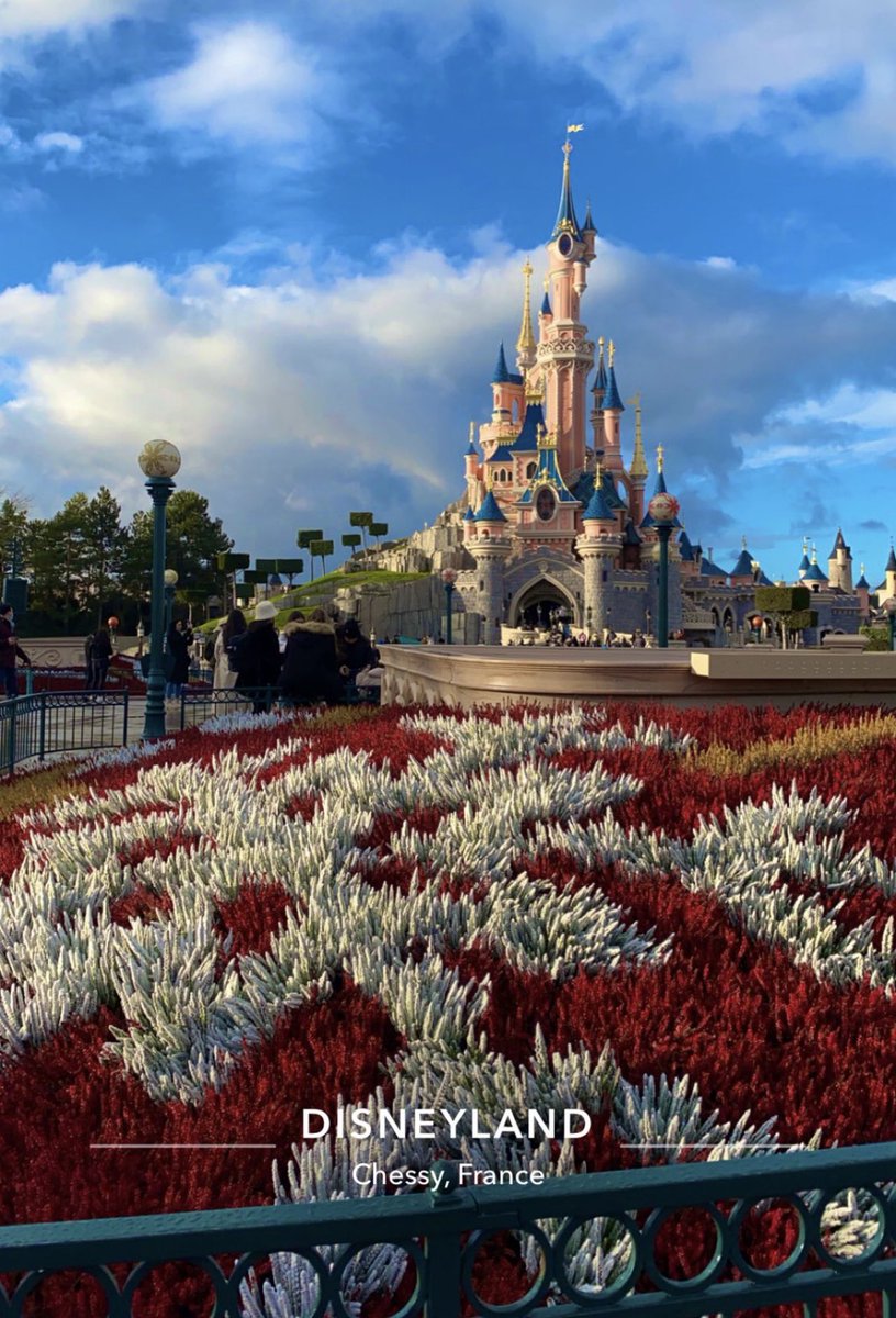3idan96's tweet photo. #DisneylandParis 🖤📍 https://t.co/74ph3IAPIH