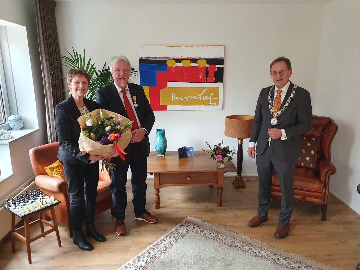 Vandaag werd Gerard Berentsen, oprichter van wensstichting Oppepper4all, benoemd tot Ridder in de Orde van Oranje-Nassau. Hij ontving deze mooie onderscheiding uit handen van <a href="/JanssenKoos/">Koos Janssen</a>.