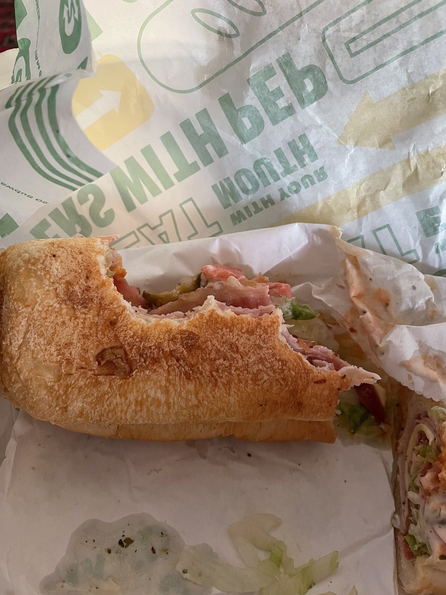 JiuJitsu_John9's tweet photo. The Oxford was 🔥🔥 just like @ealy_1k @SUBWAY #RefreshtheRivalry https://t.co/BRKcmaxx52