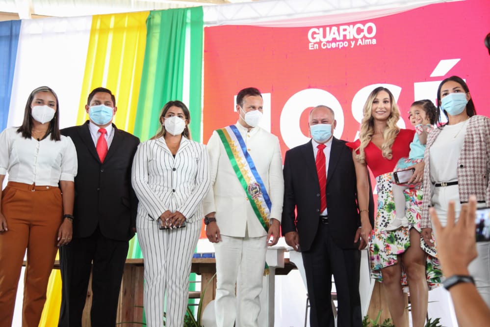 Con la compañía del diputado a la Asamblea Nacional, Diosdado Cabello, el Consejo Legislativo del estado Bolivariano de Guárico presidido por la legisladora Dayana Encinozo, en una Sesión Especial juramentó al gobernador reelecto José Vásquez para el período 2022-2025