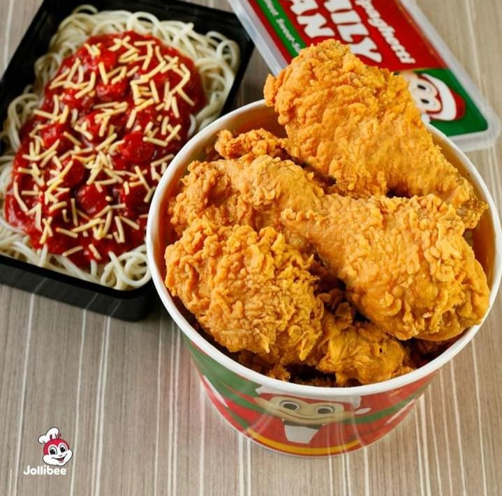 kraSlv's tweet photo. @Smartalecc5 You should try sweet-style Filipino spaghetti manager @Smartalecc5. It would be so nice at the promise land-Joilibee Spaghetti with some crispy fried chicken 😋😍 https://t.co/IGVDNKwad2