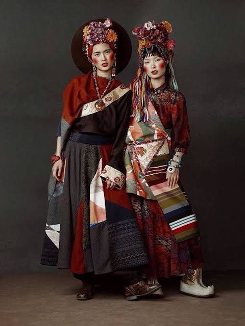 thisisnotahat's tweet photo. #thisisnotahat #kikixue #vogue #tradional #tribe #tibet #asia https://t.co/1x6nmO6drL