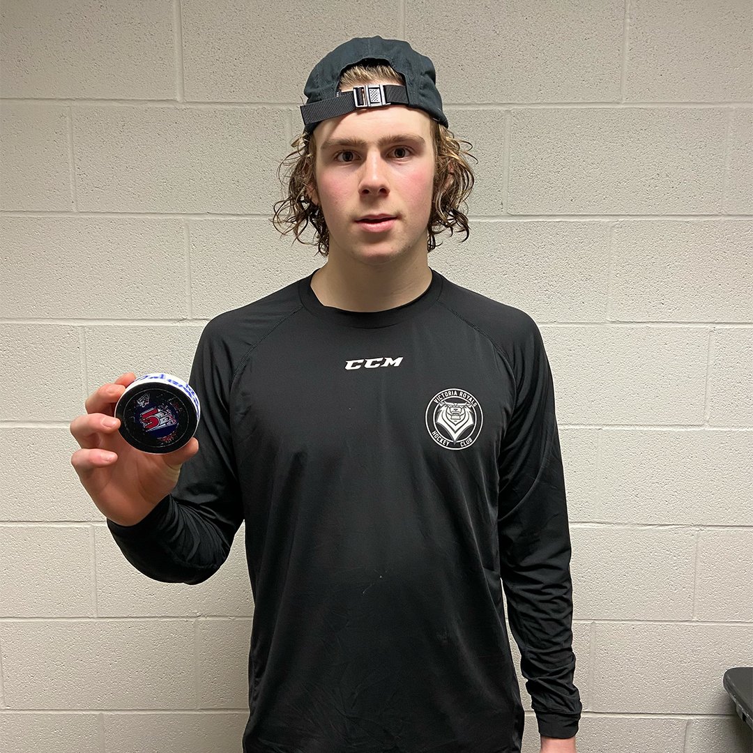 1st one in the books!🙌

Congratulations to <a href="/ShipleyLuke/">luke shipley</a> for scoring his first career WHL goal last night!

#ReturnOfTheRoar