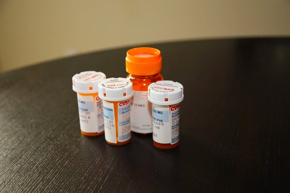 Some patients present to the ED for the sole purpose of refilling a prescription, often for reasons you may not think. Dr. Lisa Shepherd et al. discuss this topic; read more here: bit.ly/3r33A0A. #emergencymedicine #MedTwitter