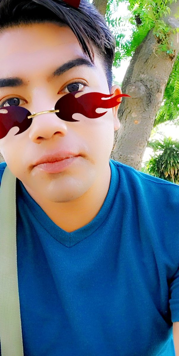 Jos81042987's tweet photo. 😝💙🖤❤ https://t.co/2NOiAy14GK
