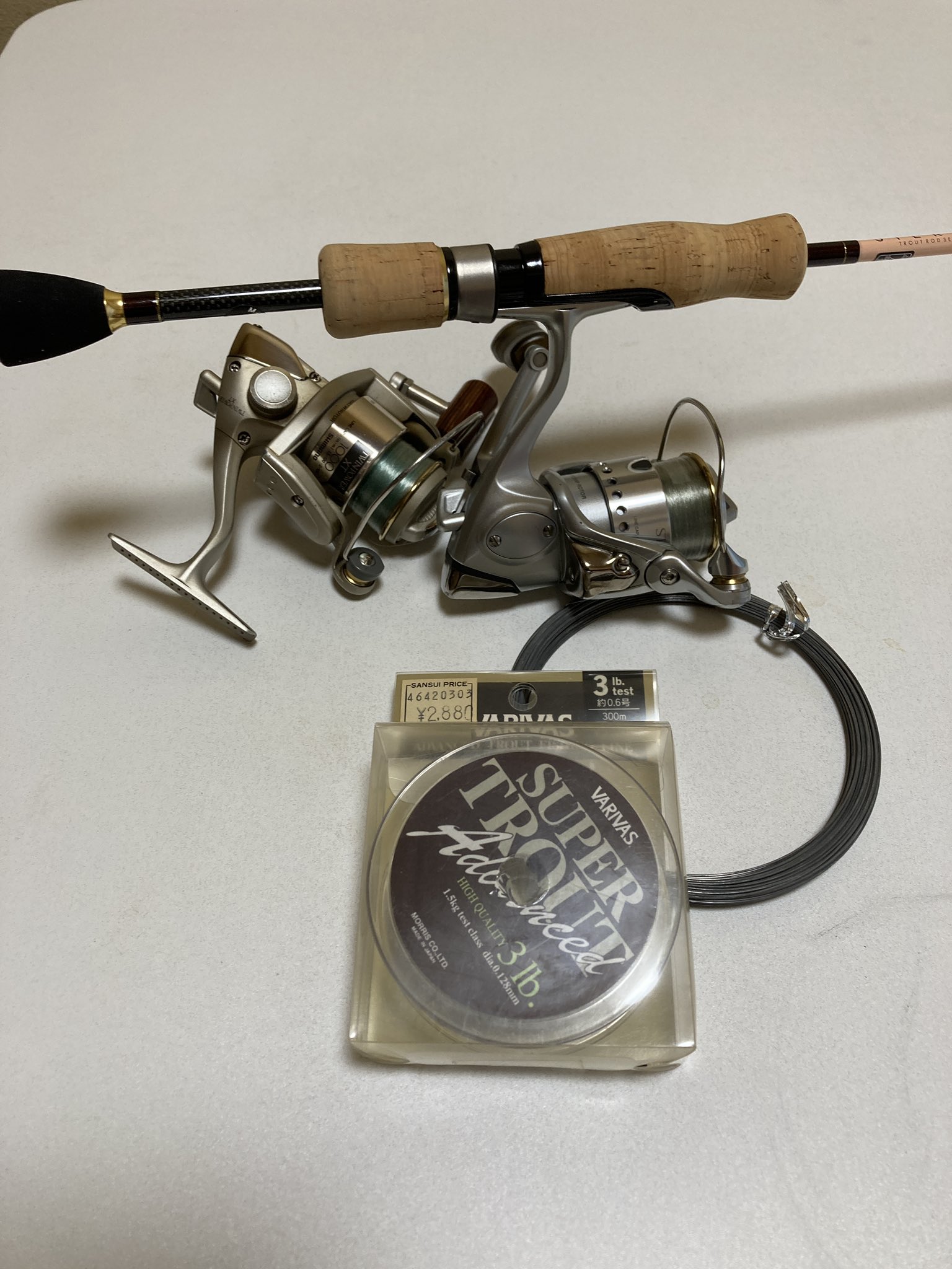 Kazuhide Shirota このルアーには このタックルで釣ります 手前の糸重りをラインか スナップに2 ３巻すると使いやすいですよ フック側に重りを巻くと魚が吸い込みづらくなってフッキングが悪くなるので 私はヘッド側に付けてます T Co