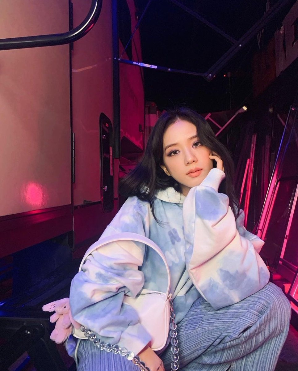 SK96CH's tweet photo. .
@.𝐜𝐦𝐢𝐥𝐥𝐞 at #skpics
behind the scenes de um shooting incrível que tivemos hoje. 💫 esperando só coisas boas desse trabalho e muito animada pro resultado final. https://t.co/Y2fk0v2HtT