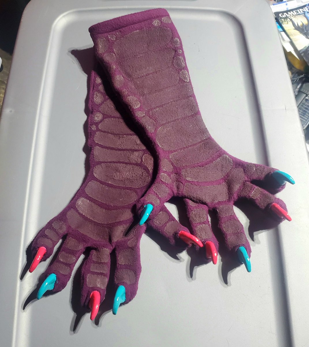 MissYazriel's tweet photo. @MadHouseMasks @Kevlar_Unicorn Will I ever get my paws from almost 3 years ago? ;_; I was really excited for them....💖💙💖💙 https://t.co/CkpDGy2Epy