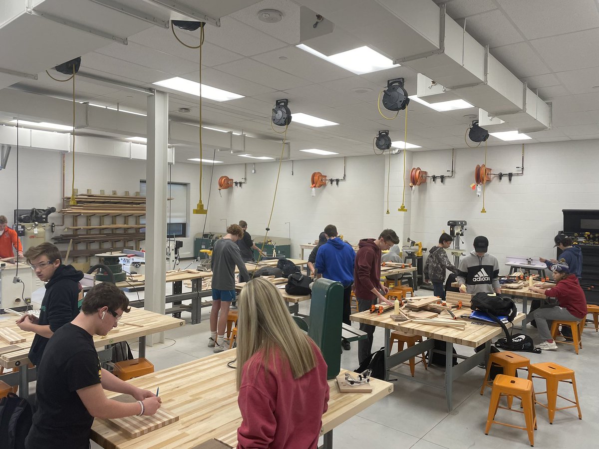 CoachJohnsonWMS's tweet image. Fun seeing my fellow NP teachers in action today! Listened to a socratic seminar, witnessed students inputting debits and credits, learned about US imperialism, and saw kids creating awesome American flag cutting boards! #NPObserveMe