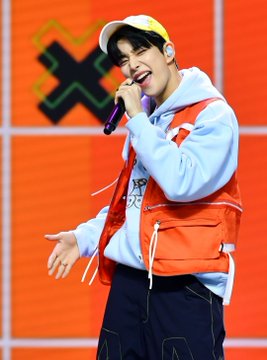 ASTROPortugal's tweet photo. [📸 | 01.12.21] Fotos do MJ no programa 'The Trot Show' foram publicadas na aplicação StarPass! (2/3)

‹ #MJ • #엠제이 • #ASTRO •  #MJ1stWin • #GetSetYo1stwin • #아스트로 • #Aroha • #아로하 • @offclASTRO › https://t.co/BhvdVqcr8R