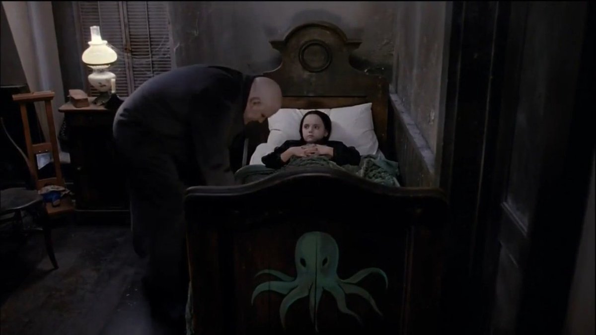 fiim27's tweet photo. The Addams family (1991) https://t.co/pH1tY74wzq
