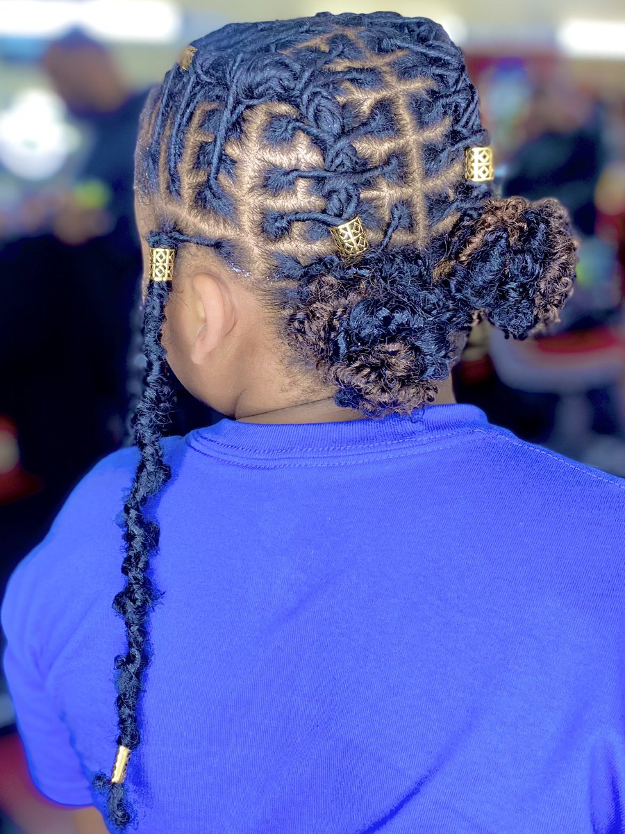iLoc_Smith's tweet image. This is my Loc Apprentice. We service the south jersey, Philly, and Delaware areas. We are here for your retwist &amp;amp; style needs. We don’t say dreadlocks!