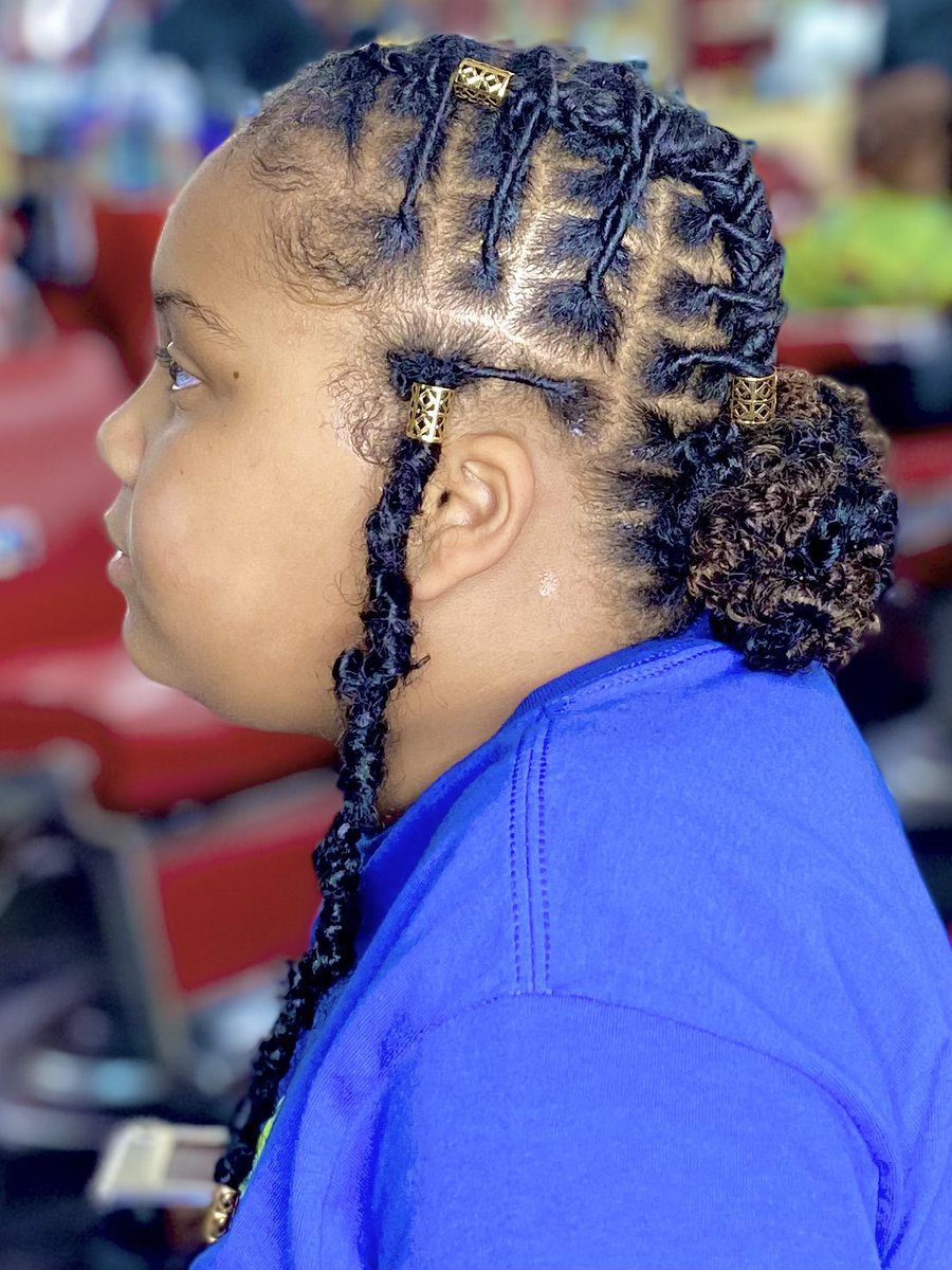 iLoc_Smith's tweet image. This is my Loc Apprentice. We service the south jersey, Philly, and Delaware areas. We are here for your retwist &amp;amp; style needs. We don’t say dreadlocks!