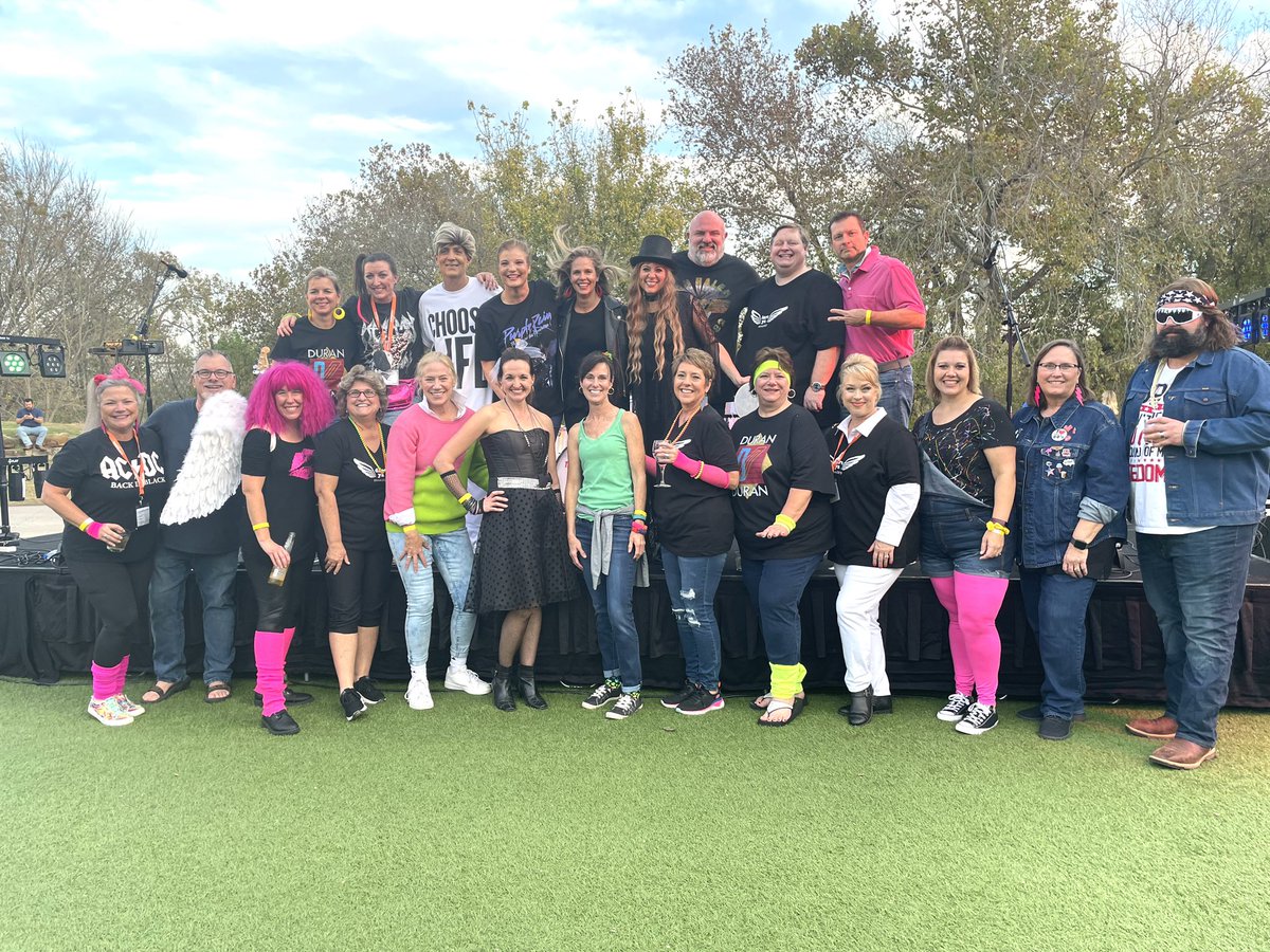 lead4ward's tweet image. The 80s @lead4ward crew! #think2021 #dareya