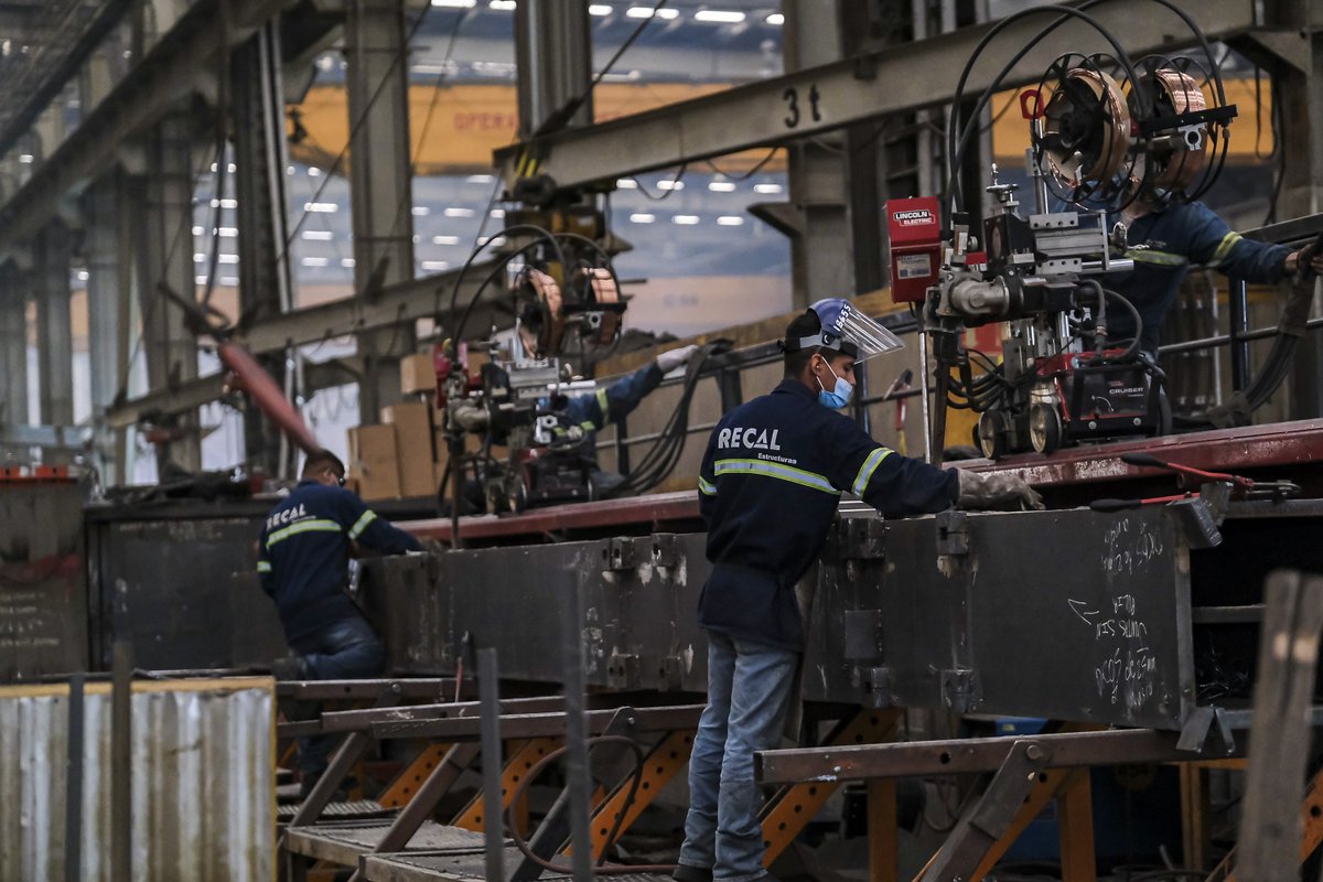 Xavier Orendáin De Obeso (@xorendain) on Twitter photo El Salto, Jalisco se caracteriza por su importante contribución en la actividad industrial. Hoy tuve el gusto de reunirme con algunos integrantes de <a href="/SaltoAisac/">Asociación de Industriales de El Salto</a>, recorrer las instalaciones de Grupo RECAL, charlar con <a href="/RSantillanCts/">Ricardo Santillán</a>, así como con emprendedores y empresarios. El Salto, Jalisco se caracteriza por su importante contribución en la actividad industrial. Hoy tuve el gusto de reunirme con algunos integrantes de <a href="/SaltoAisac/">Asociación de Industriales de El Salto</a>, recorrer las instalaciones de Grupo RECAL, charlar con <a href="/RSantillanCts/">Ricardo Santillán</a>, así como con emprendedores y empresarios.