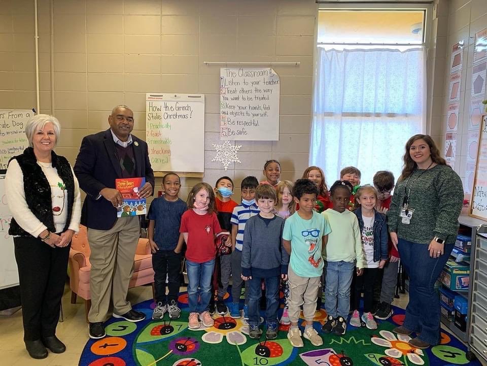We were excited to have Sheriff Pettway read to Mrs. Noe’s first graders today. Thank you for spreading holiday cheer at Brookville Elementary.             <a href="/JEFCOED/">Jefferson County Schools</a> <a href="/gonsoulinwalter/">Walter</a> <a href="/orush2/">Dr. Orletta Rush</a> <a href="/lauradware/">Laura Ware, Ed.D.</a> <a href="/jaygary/">Jay K. Gary</a>
