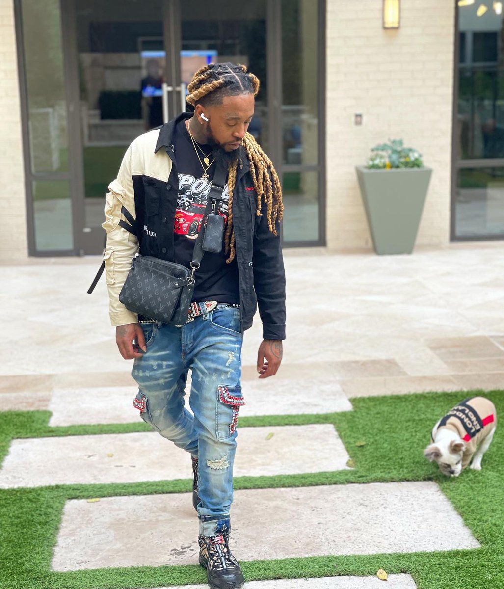Mir_LuCre's tweet photo. 30 thousand dollars for a new Frenchie 💶 Imma mothafuckin boss wat they gone do with me 👿 https://t.co/6t9781FQ4N