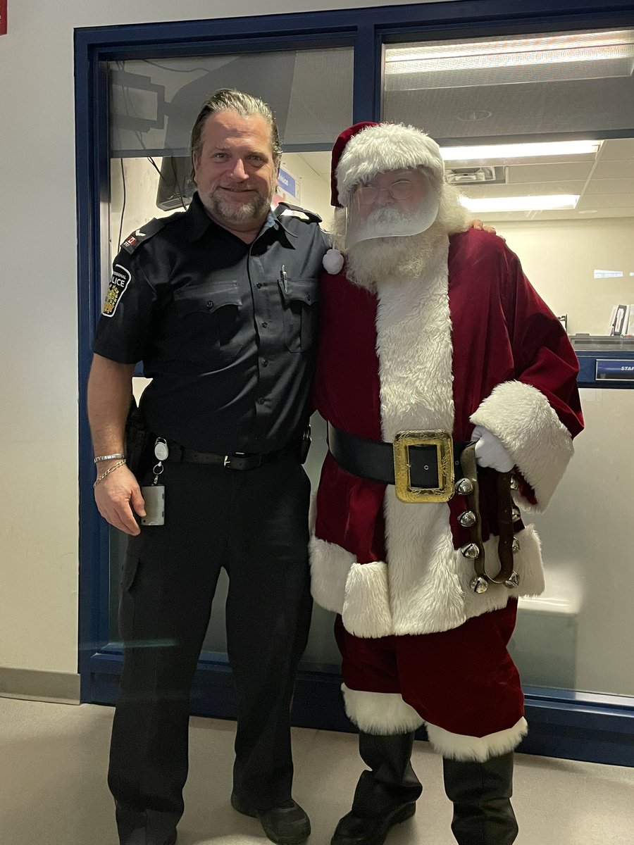 Santa told me that his investigation into which is the most deserving police station in the GTA for him to visit first today, took him 22 seconds!!  What a coincidence!  #22division #doubledeuce <a href="/CityBrampton/">City of Brampton</a> <a href="/PeelPolice/">Peel Regional Police</a> #santaclaus #holidayseason