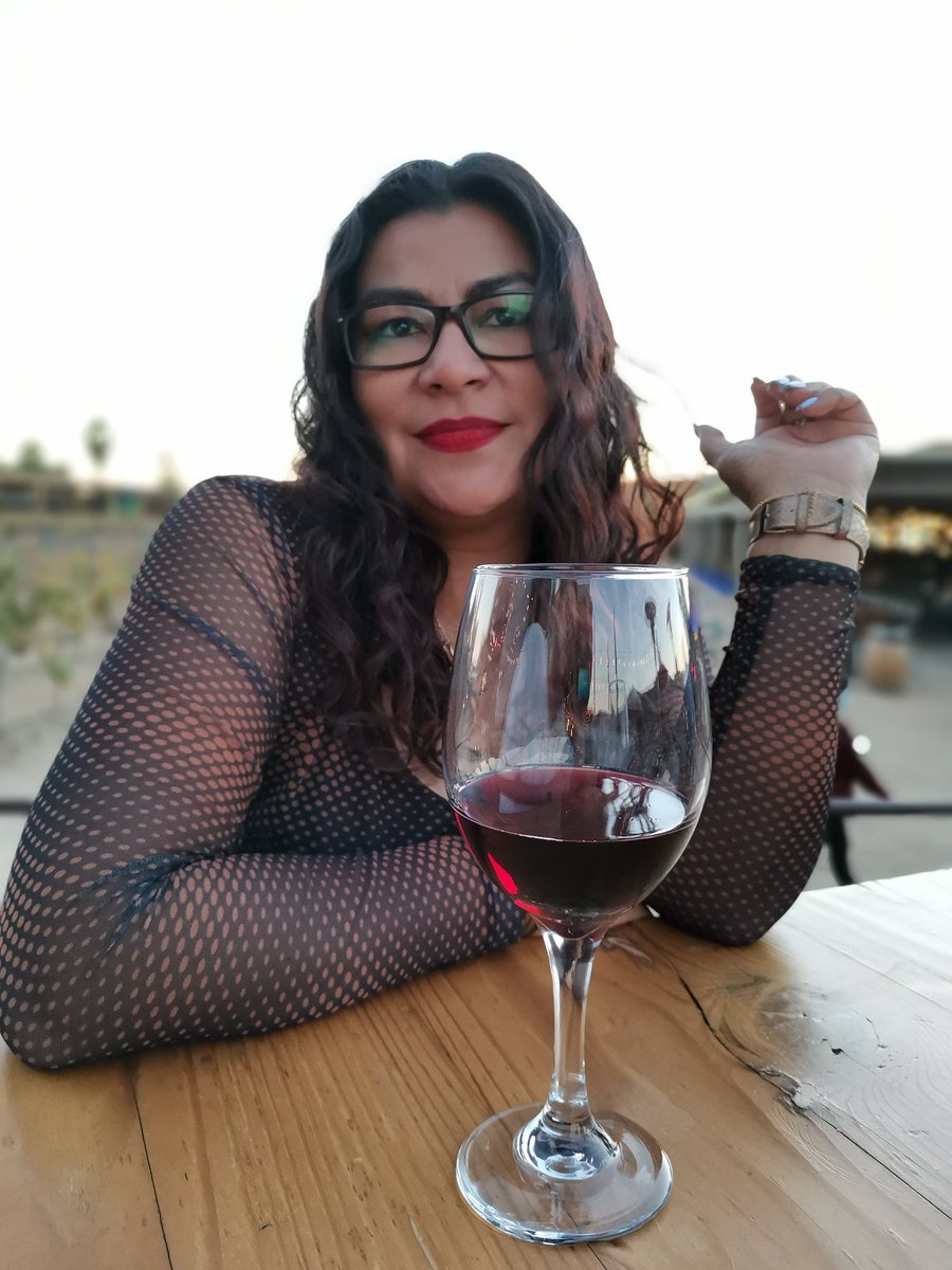 Alonnz0's tweet photo. “Hay más filosofía y sabiduría en una botella de vino, que en todos los libros.” Louis Pasteur.
#valledeguadalupe #mobilephotography #wine #huaweinova5t #fotoconcelular
#FraseDelDía https://t.co/NCIyaaU5gj