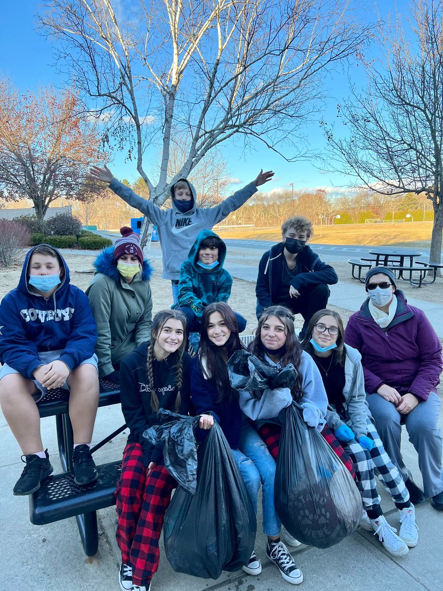 Wednesday's dose of wonderfulness! Students @PaulRBairdMS recently spent time after school to help 'Beautify Baird' - THANK YOU! #WeAreBaird #cleanupcrew #doingourpart
