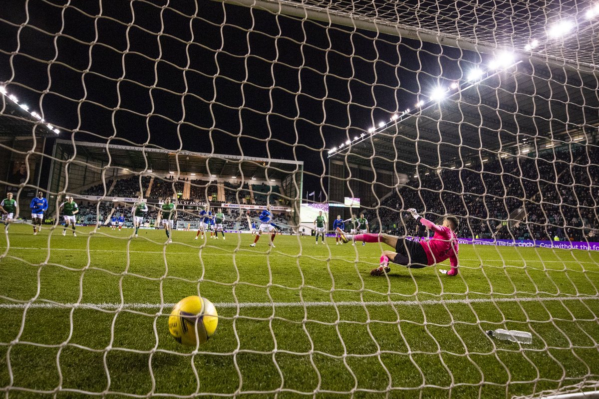 The_real_Gio's tweet photo. +3 points 🔴⚽️🔵
Tough game. Big result. 
Thx for your support! https://t.co/GVUsAp16Ph