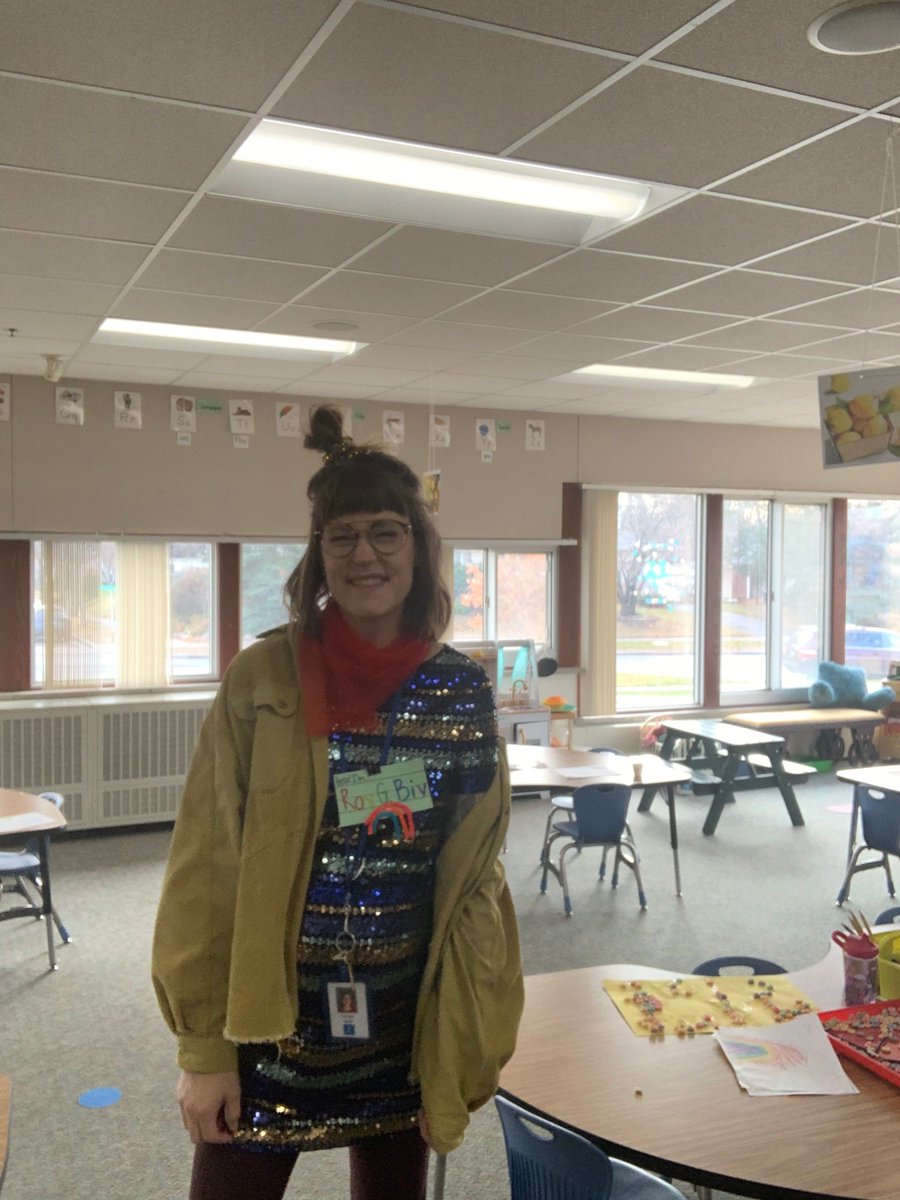 MrsSjolie's tweet photo. 🌈Happy RAINBOW WaCkY wEdNeSdAy! We had a colorful day with lots of teamwork- Skittle science &amp; table teams art! We learned it can be challenging to work together in groups, but we can do hard things and know how to problem solve💪#wackywednesday https://t.co/n1TDK1CiMl