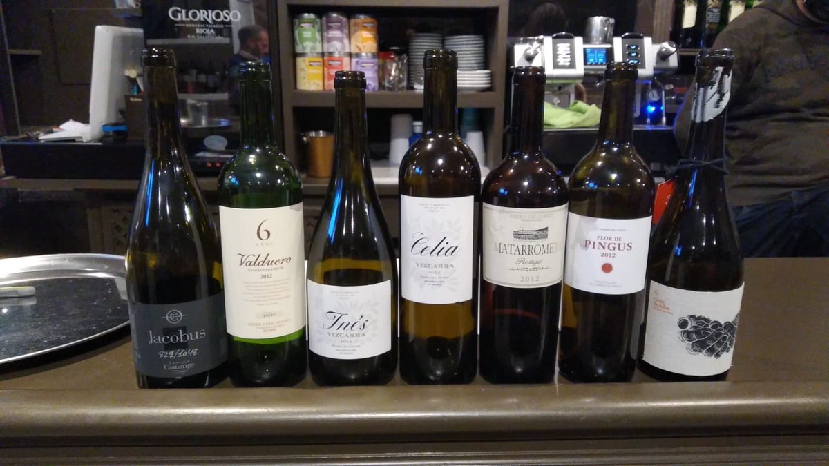 vinosyvinazos's tweet photo. Hoy cata ciega,@DORibera 2012,de las +igualadas que ha habido.Ganó el #Jacobus @ComengeBodega,de último el #Hoyales #cruzdeAlba,aunque el gran perdedor el #Flordepingus.Mucho mérito @bodegasValduero,de los +baratos y ahí está de 2º.Los Vizcarra,no fallan.@Matarromera,correcto. https://t.co/b65EUVlfLE
