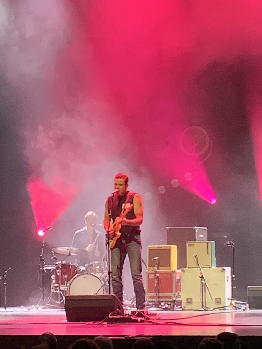 Shooby dooby! ⁦<a href="/BahamasMusic/">Bahamas</a>⁩ was groovin’ his vibe in Toronto tonight, lifting us all up. #gottalovelivemusic