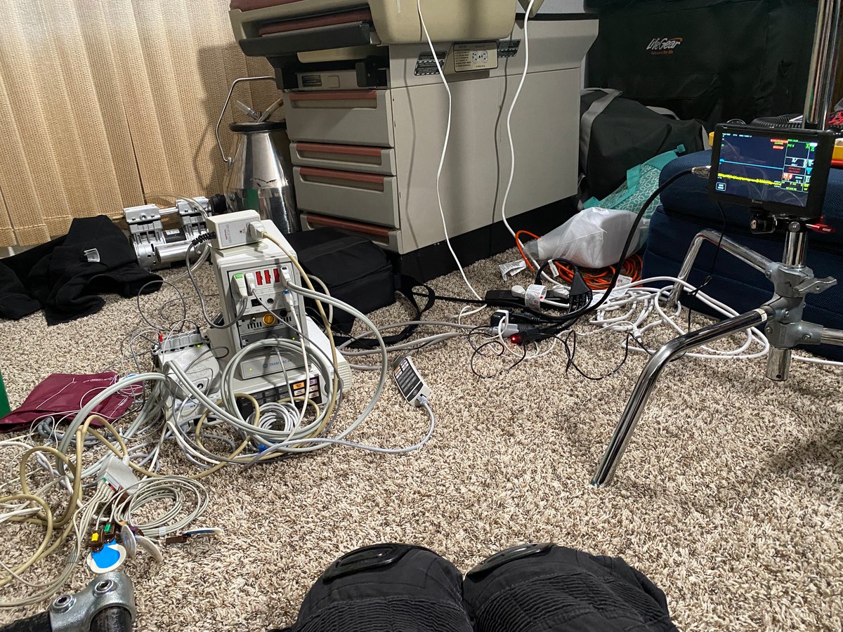 DartTechStudios's tweet photo. Hmmm… a patient monitor…maybe @opalsage_  might be intrigued…. ;3 https://t.co/Ut1X1ObLms