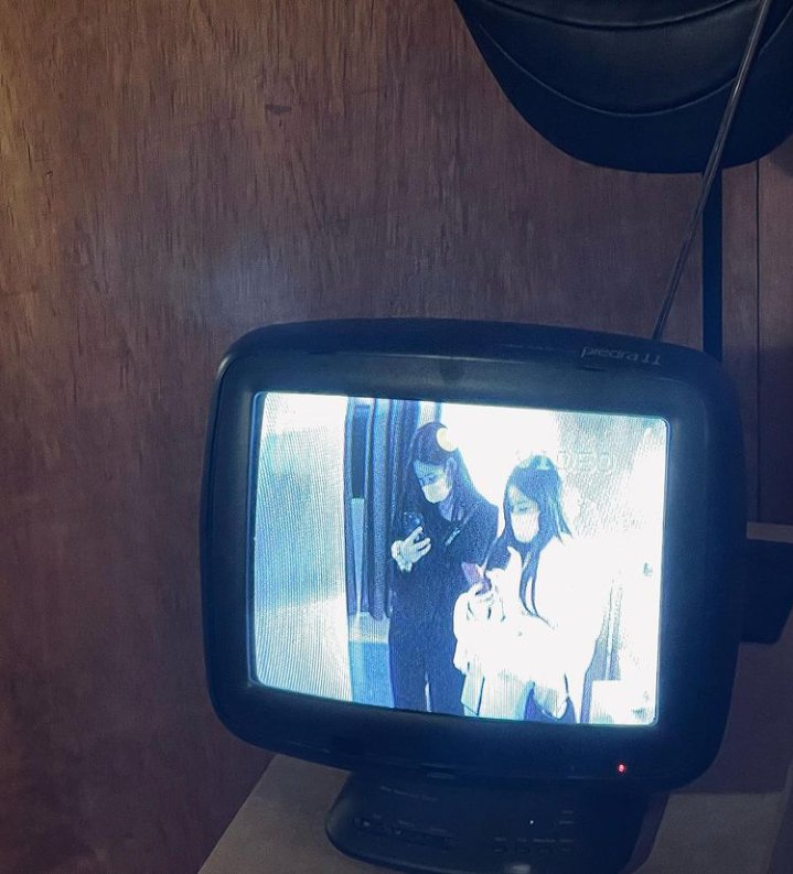 ᐧ༚̮ᐧ ก้อกก้อกกับเช้าวันขึ้นเดือนใหม่วันที่สองแหะๆ
ตอนนี้ทุกคนก็เดินทางมาถึงเดือนสุดท้ายของปีแล้วเย่ ≥3≤ ขอให้เป็นเดือนส่งท้ายปีที่ดี มีแต่รอยยิ้ม ผ่านพ้นอุปสรรคต่างๆไปได้ พบเจอแต่คนน่ารักขอให้ทุกคนไม่มีฝนตกในใจ แล้วก็เตรียมตัวพร้อมกับวันคริสตะมาสให้สนุกสุดๆไปเลย🎄⛄