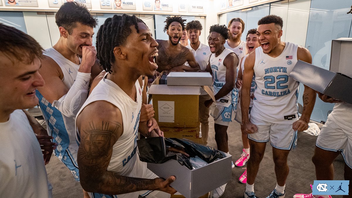 UNC_Basketball's tweet photo. COOL GREYS FOR THE WIN 😏 https://t.co/zQQJZo2Cc0