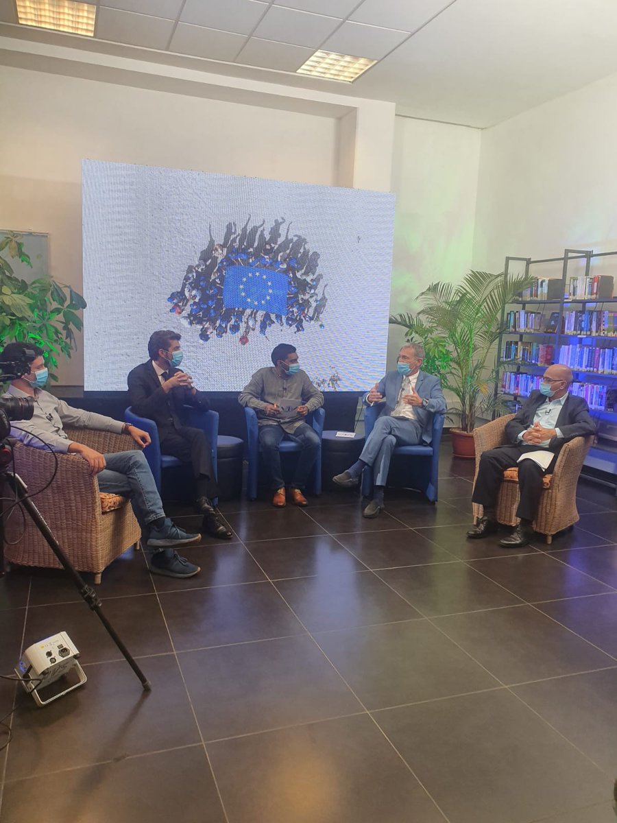 Enregistrement de l’émission Regards sur la pollution plastique &amp; ses solutions, spéciale Café de l’🇪🇺 à <a href="/IF_Maurice/">Institut français de Maurice</a> . Débats passionnants avec Shiv Seewoobaduth <a href="/GovMauritius/">Government of Mauritius</a> , <a href="/_Gregory_Martin/">Gregory Martin</a> , <a href="/BrunoDubarry/">Bruno Dubarry</a>  &amp; <a href="/mickaelapaya/">Mickaël APAYA</a> pour aborder les solutions face à cet enjeu global.