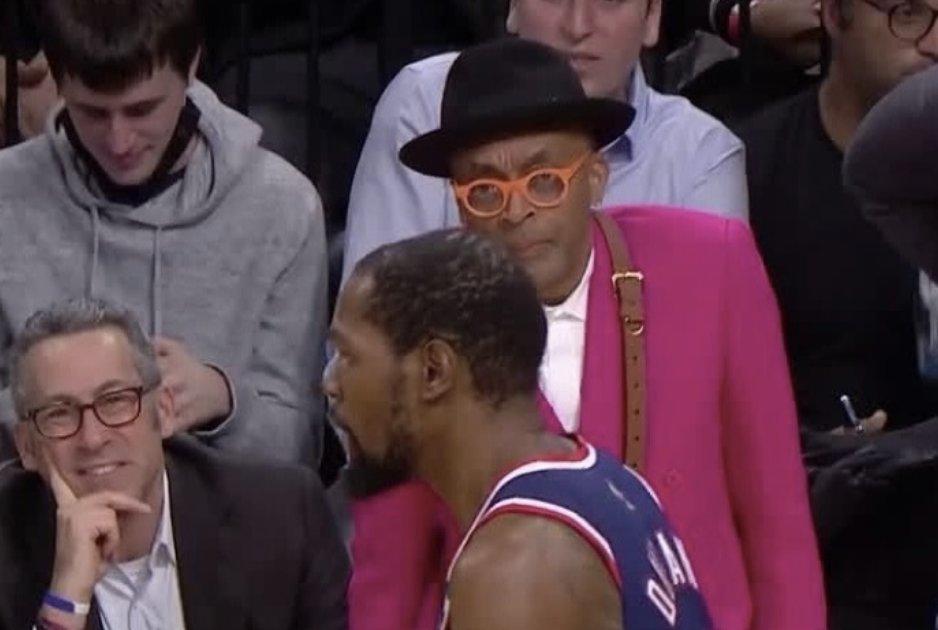 NBAMemes's tweet photo. Spike Lee: KD needa brush his hair https://t.co/iGXYleZFdl