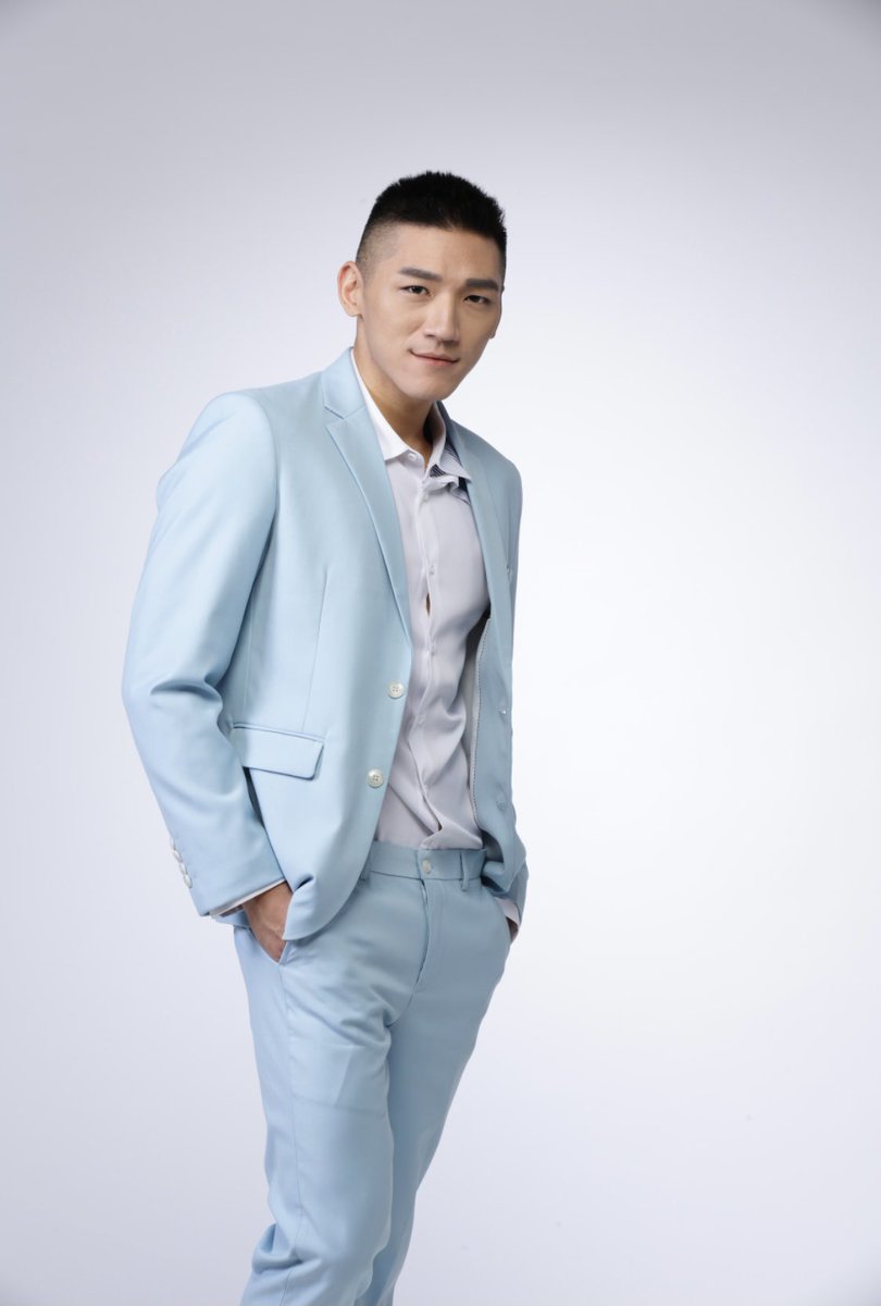 Sunyao0806's tweet photo. 西裝控有嗎？ https://t.co/yT4rxIjwTg