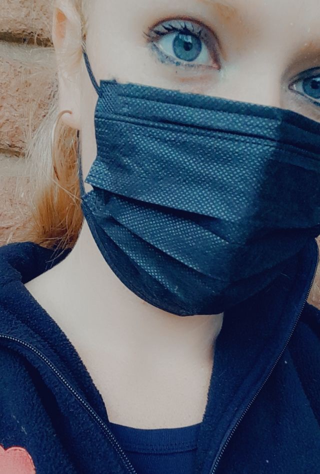 biancaels13's tweet photo. Happy Thursday! It's a beautiful rainy day #ilovetherain #thursdayfeels #keepsmiling ❤ ❤ 💙 💜 💖 https://t.co/UhKfMhQWOn