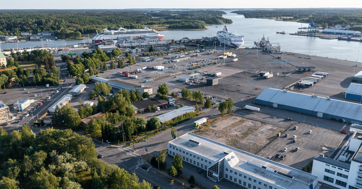 PortOfTurkuFI's tweet photo. The most important investments in 2020 were the continuing investments related to the #NextGenLink, renewal of the CCTV system, and repairs on the field areas. Read more in our annual report: https://t.co/5kuXZt8ILG https://t.co/Nmyp1J3Rbz