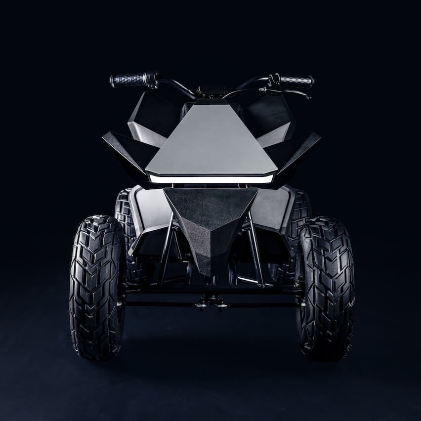 SawyerMerritt's tweet image. BREAKING: Tesla has launched the Cyberquad for Kids at $1,900.

• Steel frame
• Adjustable suspension with rear brake disks 
• LED light bars
• 15 mile range 
• Configurable top speed of 10 MPH

Link: shop.tesla.com/product/cyberq…
