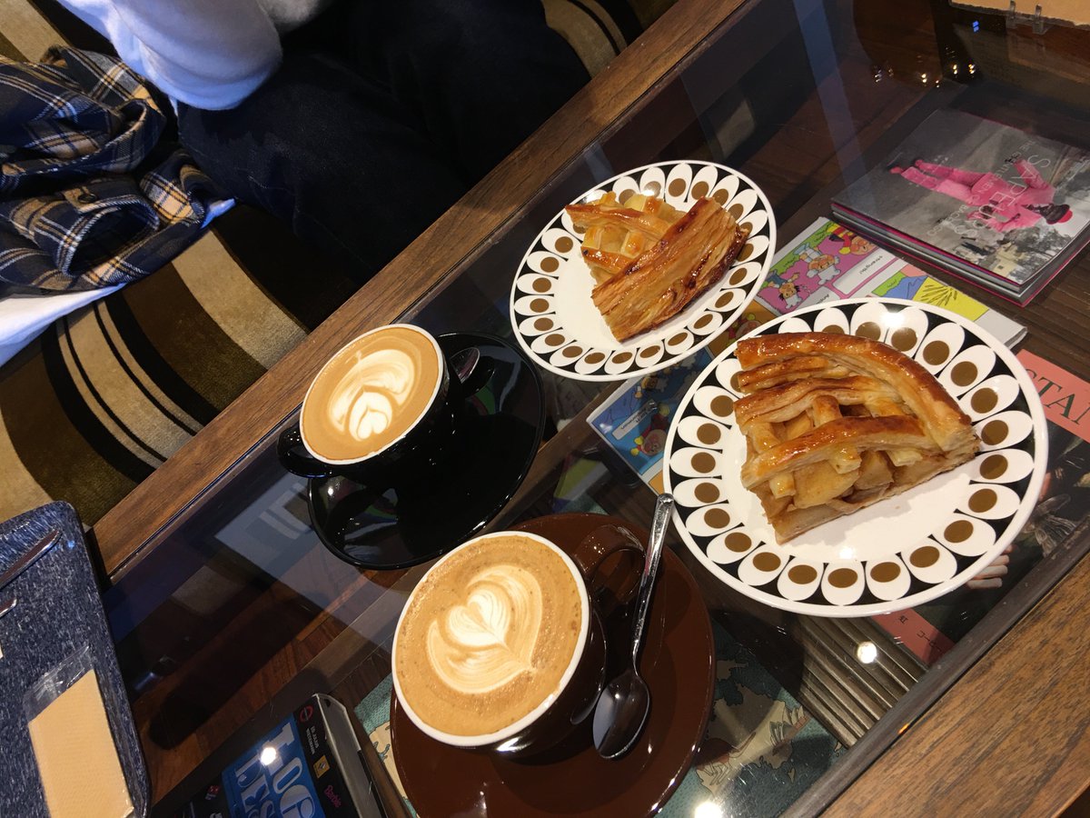 2020Jamjam's tweet photo. 親友とランチ！！無印良品のカフェでご飯食べて、
#LAMPCOFFEE でアップルパイと珈琲シナモンミルクティー。15時からのバイト面接頑張る💪#ランチ　#お昼ご飯　#アップルパイ　#無印良品 https://t.co/bh5cAHYCTS