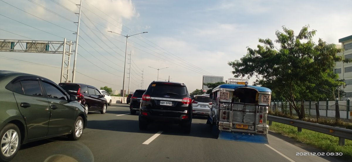 leander_ebc's tweet photo. Slow moving @ coastal road #eaglenews https://t.co/tvg9p66O8s