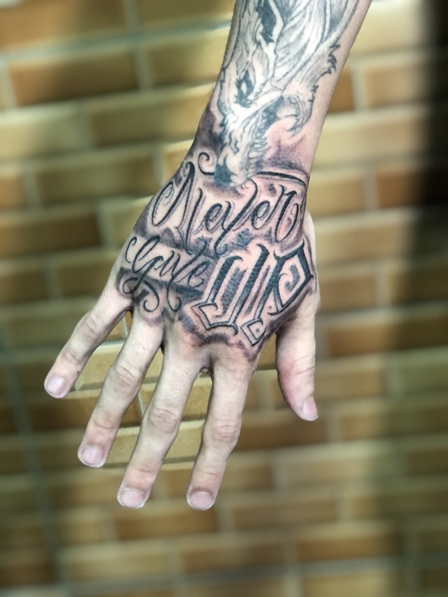 Me divulga ai e marca pra ficar mais bonitx pro reveillon, boa noite tchau brigado…

Quem não fav e dar rt vai passar 2022 sem achar o amor da vida delx